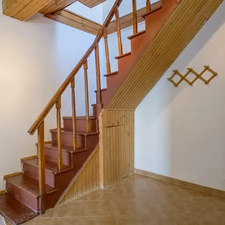 House Sara